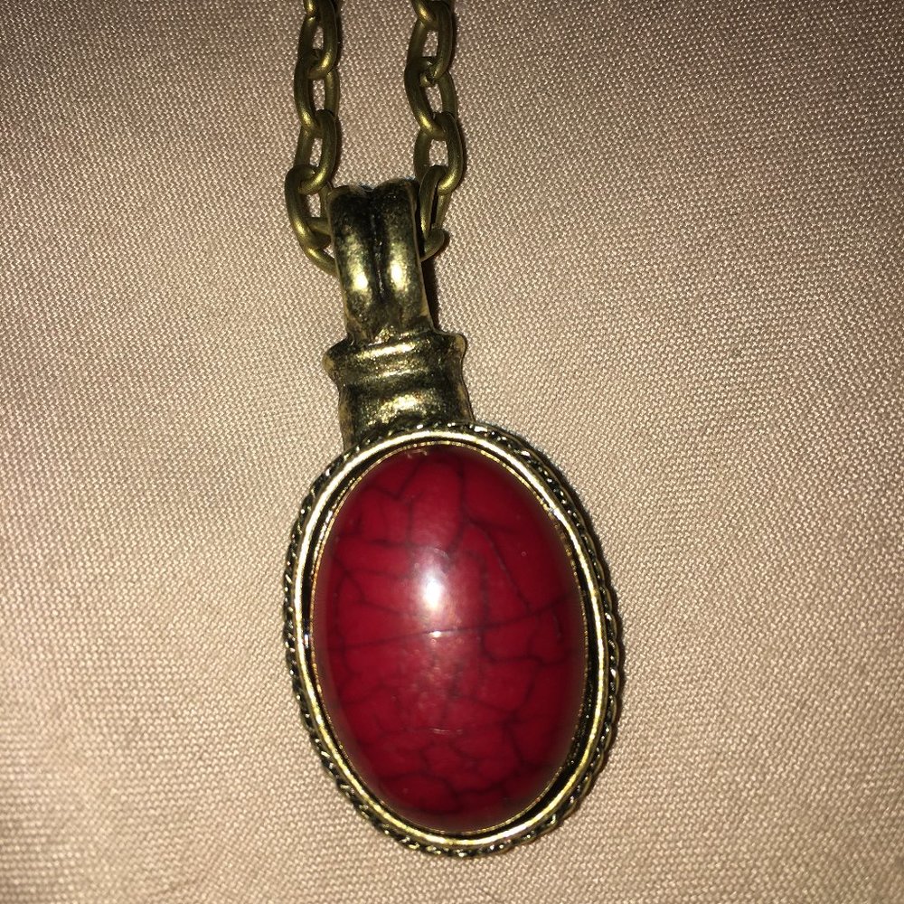 NICE STONE DEEP RED STONE WITH VEINS NECKLACE NEW - Picture 1 of 3